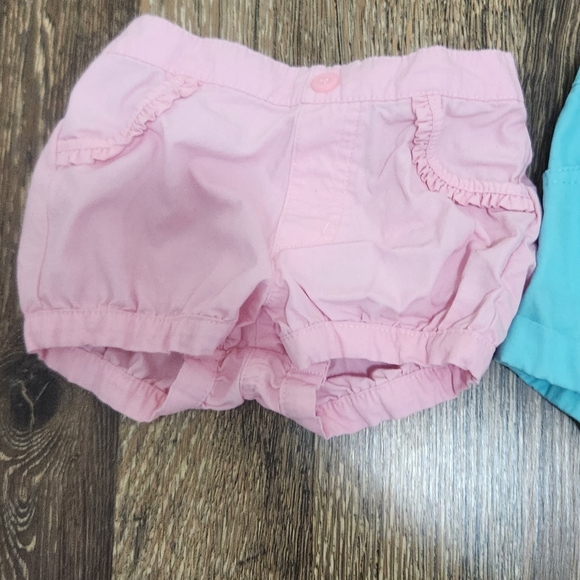 Girls 18 months 2 pair Garanimals shorts - Picture 2 of 5